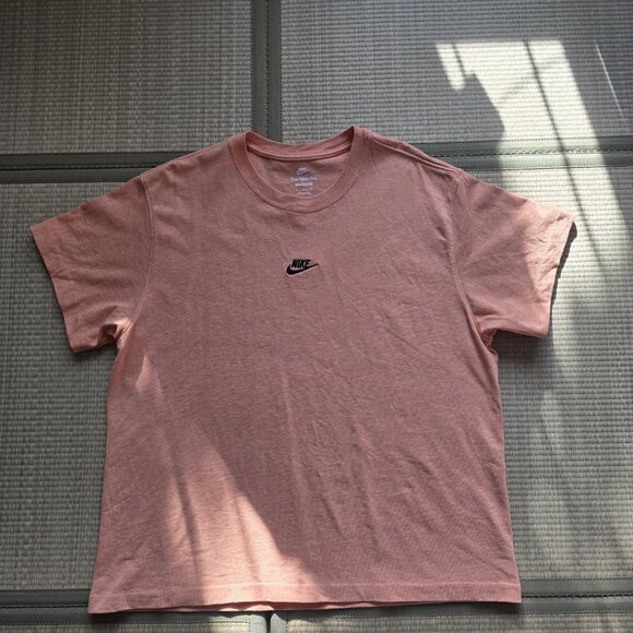 Nike Sportswear Premium Essentials Size XL Men's T-Shirt Salmon - Picture 1 of 5